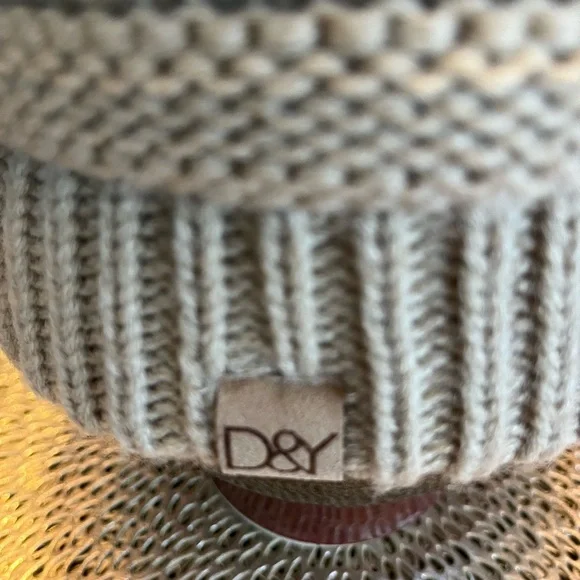 Cute faux fur lined winter hat - Picture 3 of 6